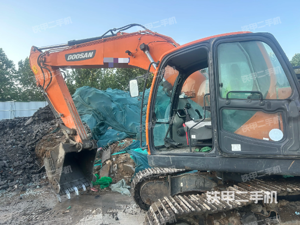 驾驶室整体（整机外观）