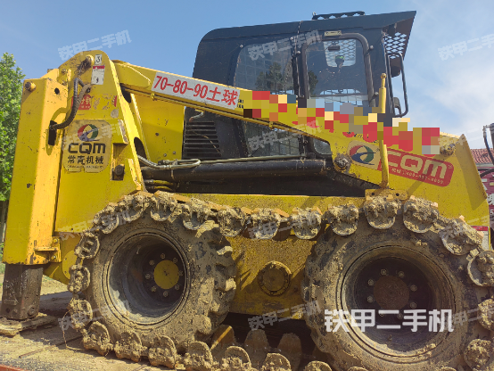 整机右侧（设备外观及核心部件）