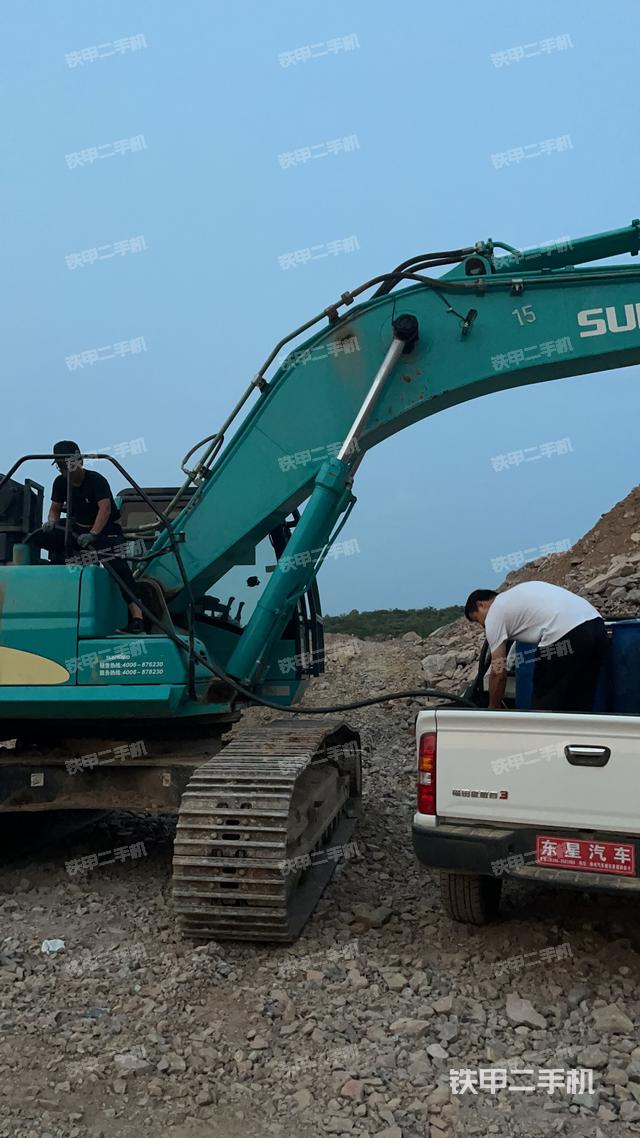 液压泵舱室正面整体（整机外观）