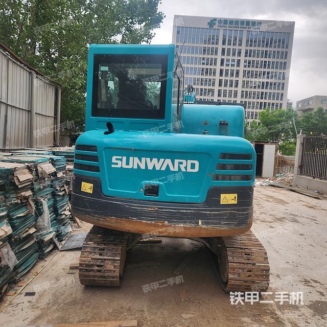 整机右后45°（整机外观）