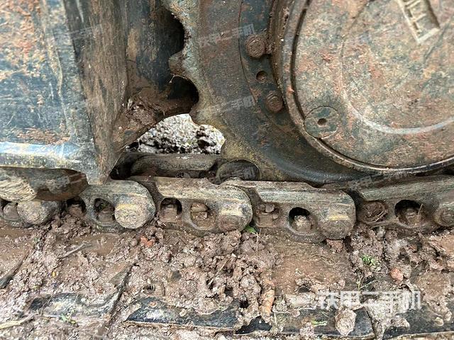 驾驶室顶部（整机外观）