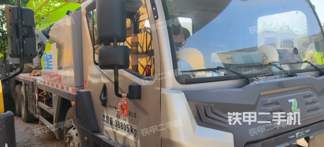 整机右侧（设备外观及核心部件）