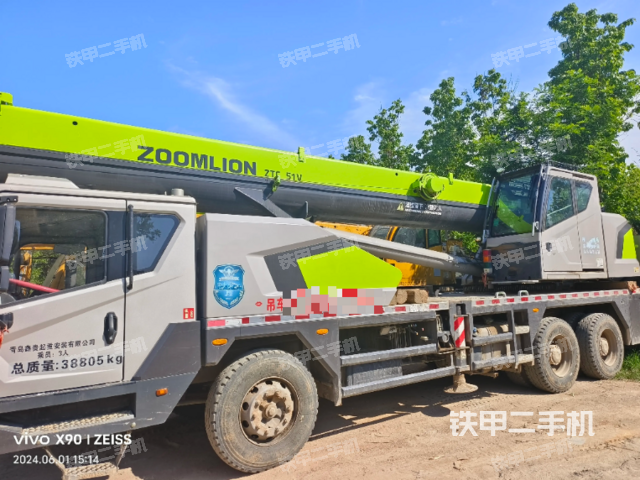 整机左侧（设备外观及核心部件）