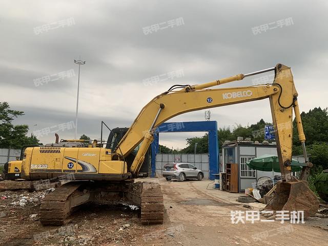 神钢SK260LC-8挖掘机