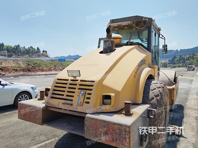 整机左侧（设备外观及核心部件）