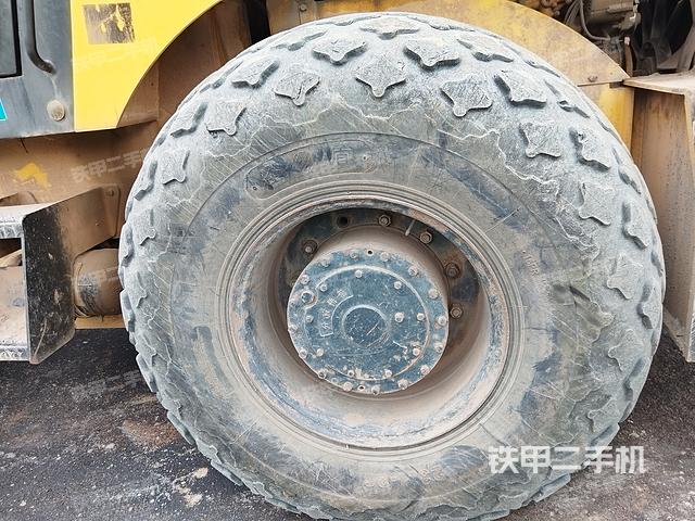 驾驶室操作台（设备外观及核心部件）