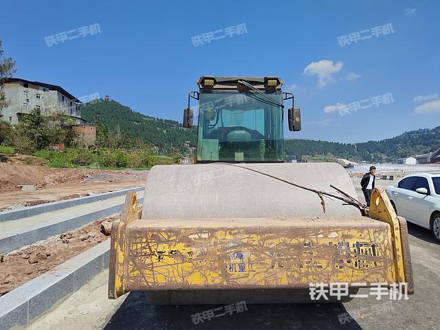 整机右侧（设备外观及核心部件）