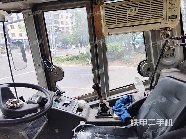 驾驶室操作台（设备外观及核心部件）