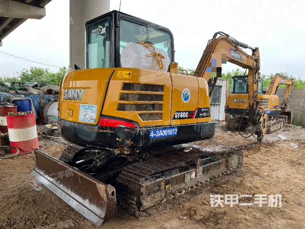 驾驶室顶部（整机外观）