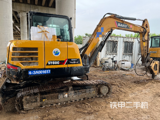 单侧履带整体（整机外观）