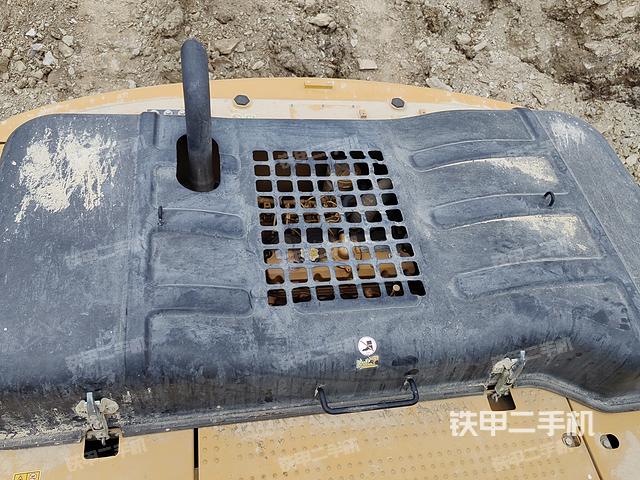 驾驶室顶部（整机外观）