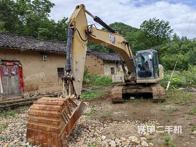 驾驶室顶部（整机外观）