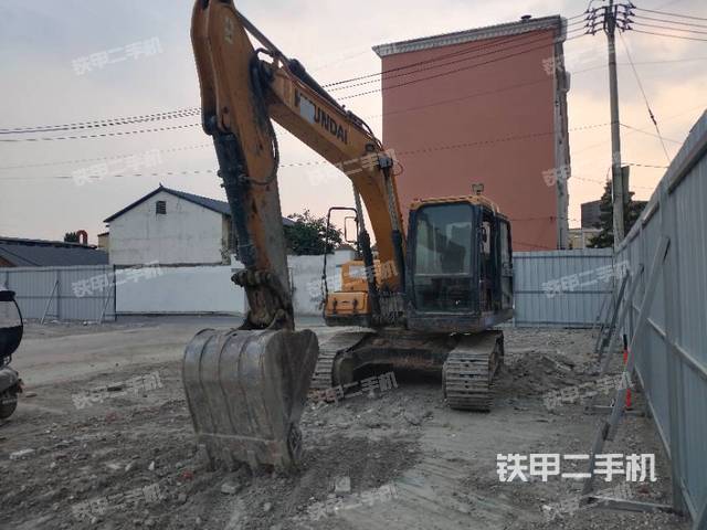 现代130LVS挖掘机