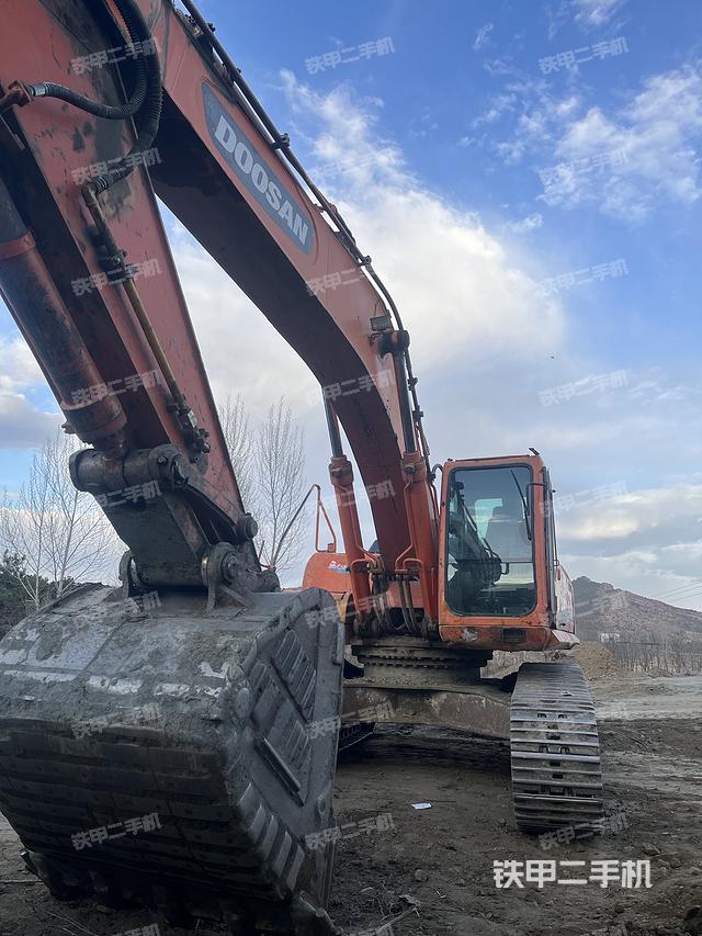 斗山DH370LC-9挖掘机