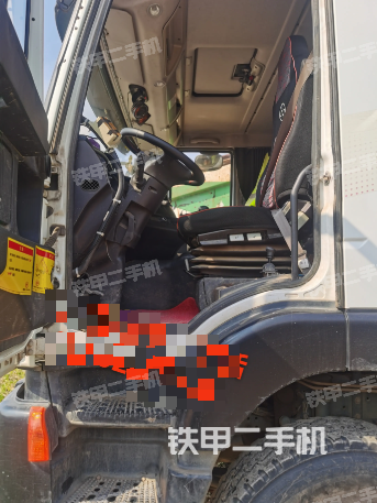 驾驶室操作台（设备外观及核心部件）