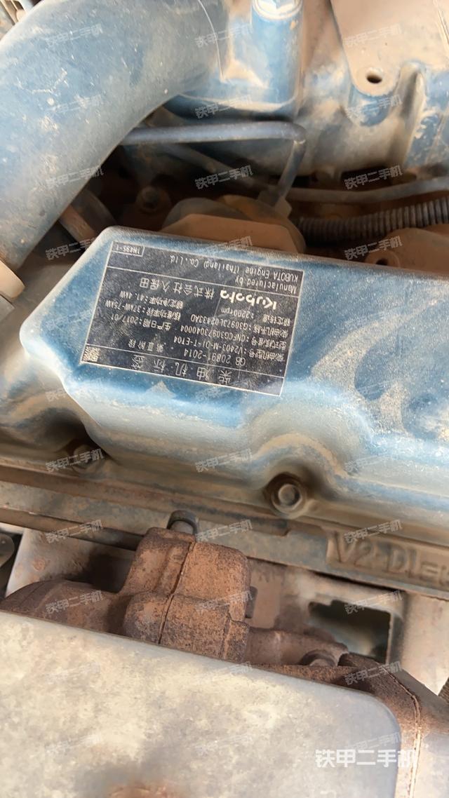 回转马达和主控阀（整机外观）