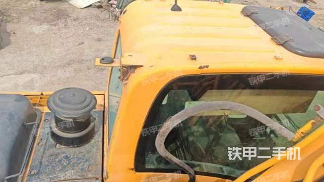 驾驶室顶部（整机外观）