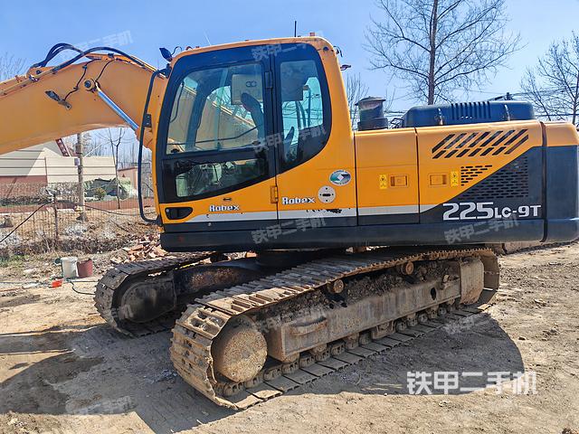现代R215-9C挖掘机