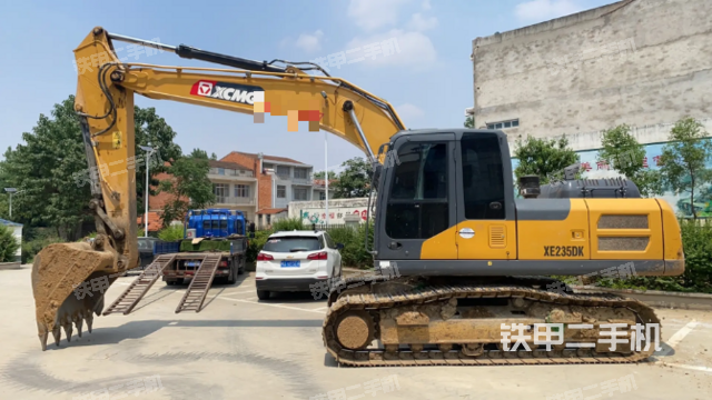徐工XE215DA挖掘机