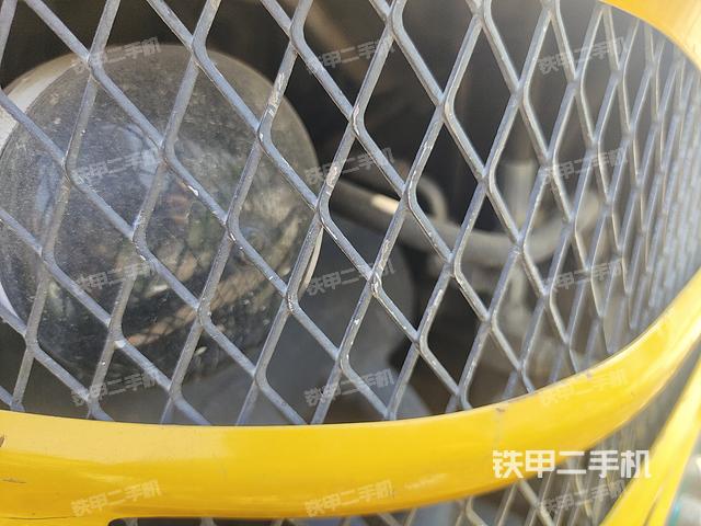 回转马达和主控阀（整机外观）