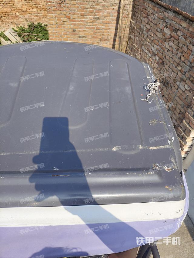 驾驶室顶部（整机外观）