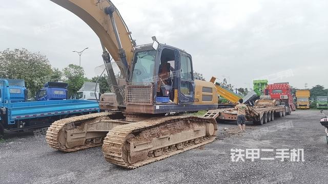 驾驶室整体（整机外观）