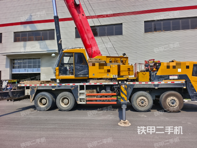 整机左侧（设备外观及核心部件）