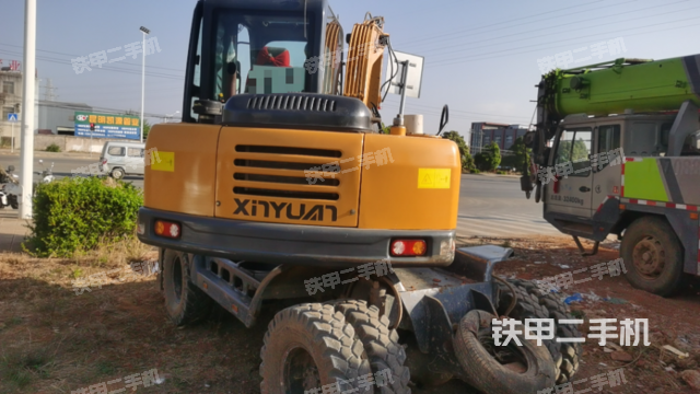 驾驶室顶部（整机外观）