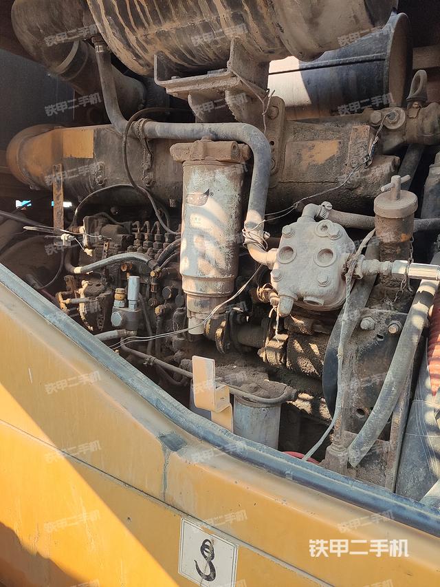 发动机右侧（整机外观及大件）