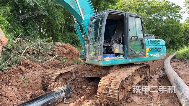 驾驶室整体（整机外观）