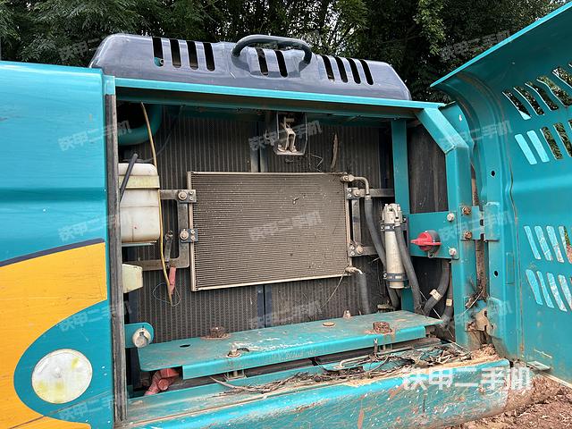 驾驶室顶部（整机外观）