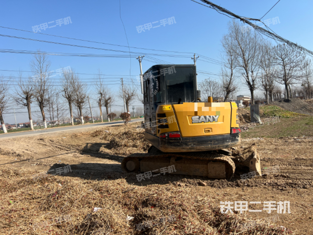 驾驶室顶部（整机外观）