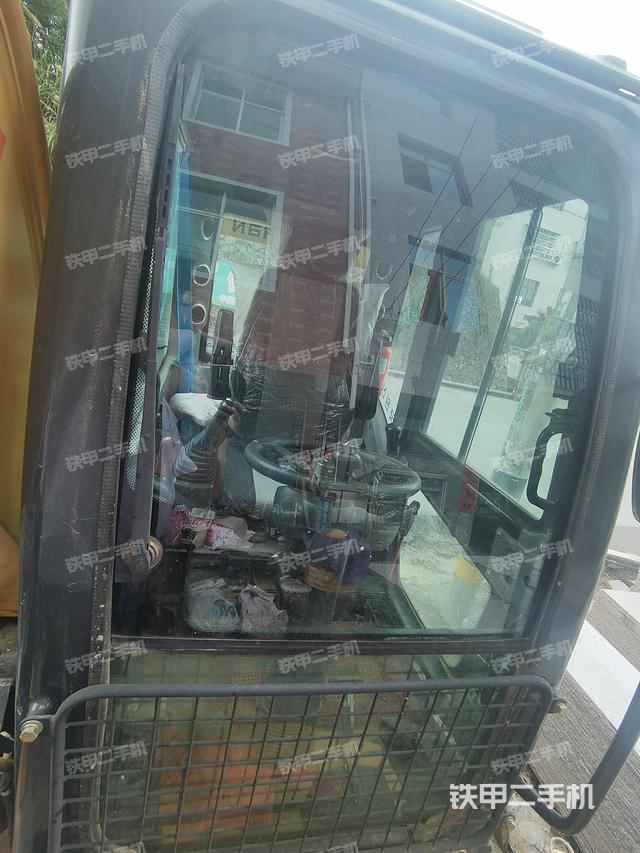 驾驶室整体（整机外观）