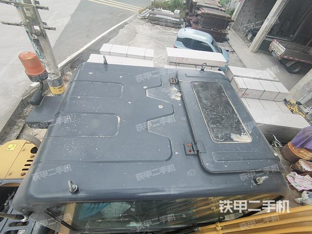 驾驶室顶部（整机外观）