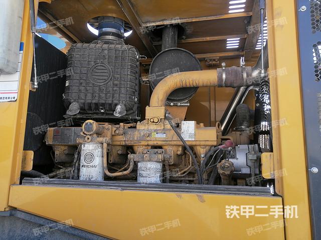 发动机左侧（整机外观及大件）