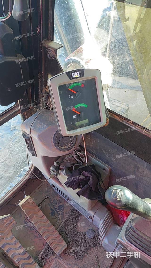 驾驶室顶部（整机外观）