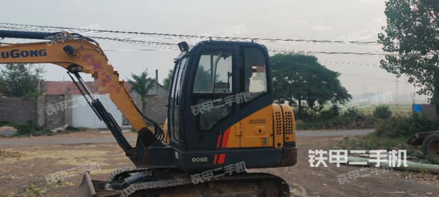 驾驶室整体（整机外观）