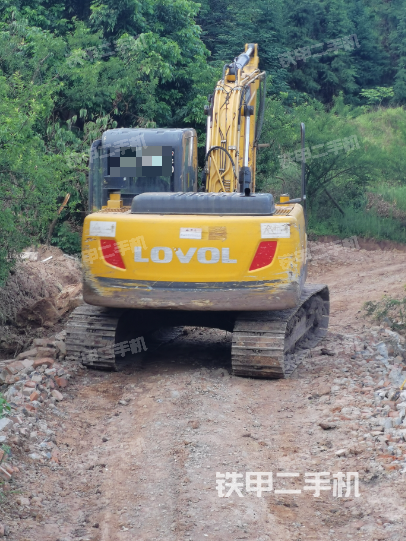 驾驶室顶部（整机外观）
