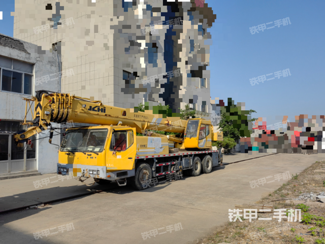 整机右侧（设备外观及核心部件）