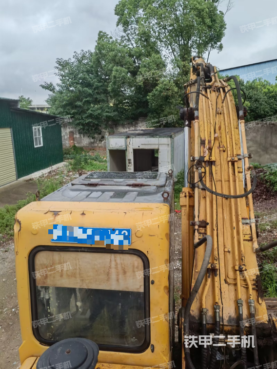 驾驶室顶部（整机外观）