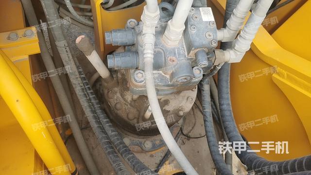 回转马达和主控阀（整机外观）