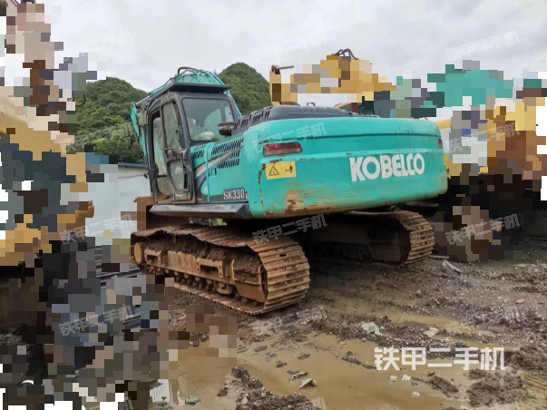 驾驶室顶部（整机外观）