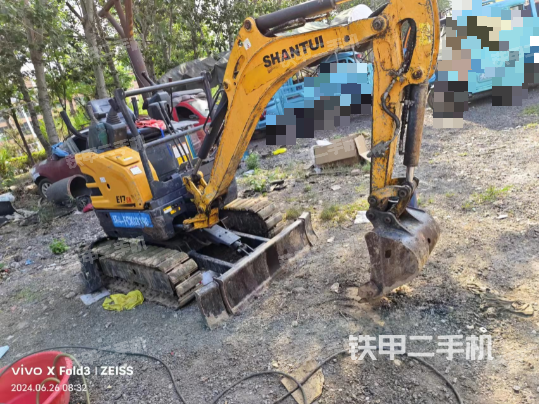 回转马达和主控阀（整机外观）