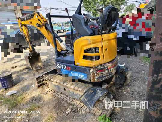 驾驶室整体（整机外观）