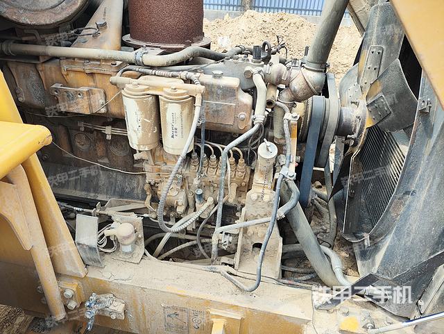 发动机左侧（整机外观及大件）