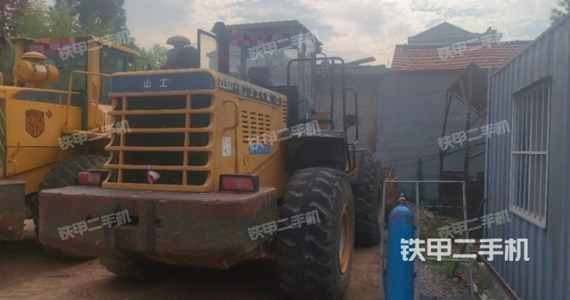 发动机左侧（整机外观及大件）