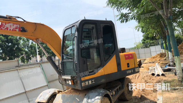 驾驶室整体（整机外观）