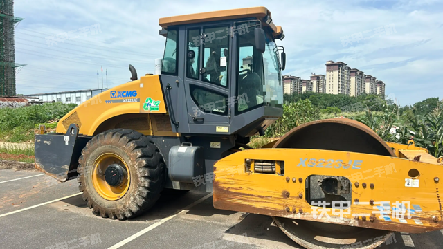 整机右侧（设备外观及核心部件）