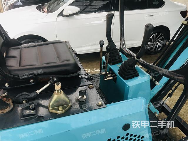 驾驶室整体（整机外观）