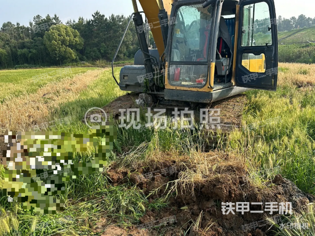 徐工XE200DA挖掘机